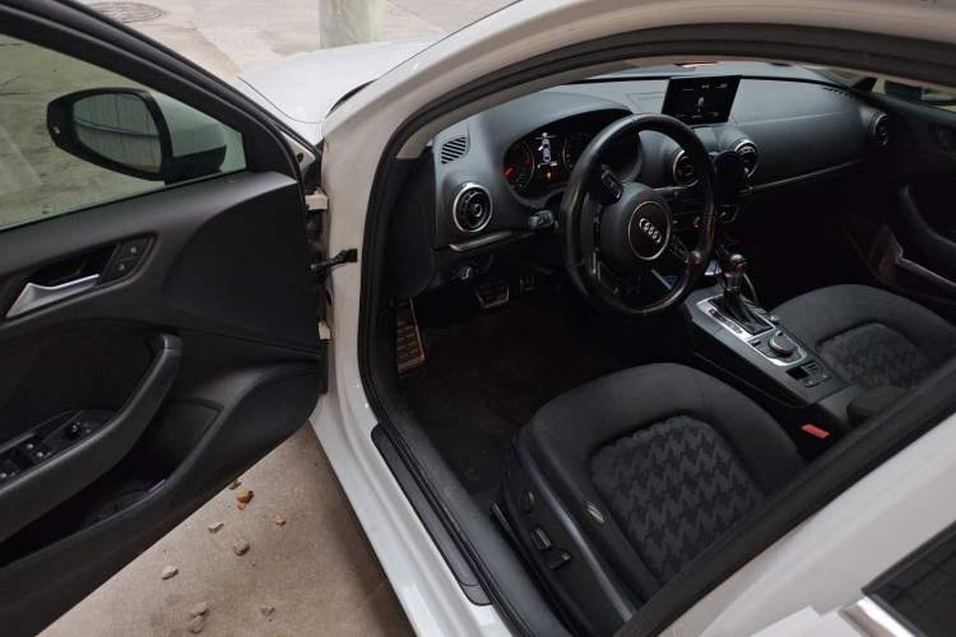 Used Audi A3 2016 Limousine 35 TFSI Prestige Edition Driver Seat