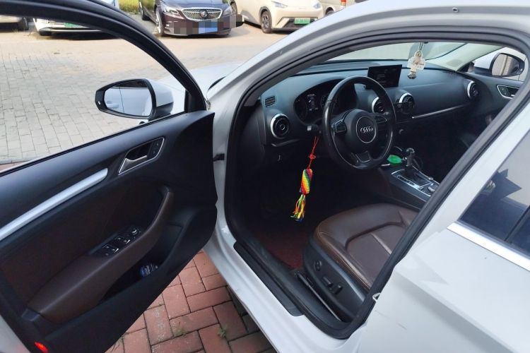 Used Audi A3 2016 Limousine 35 TFSI Style Edition Driver Seat