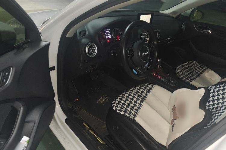 Used Audi A3 2016 Limousine 35 TFSI Style Edition Driver Seat