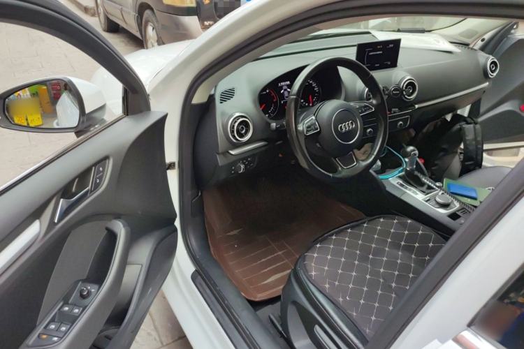Used Audi A3 2016 Limousine 35 TFSI Ambition Edition Driver Seat
