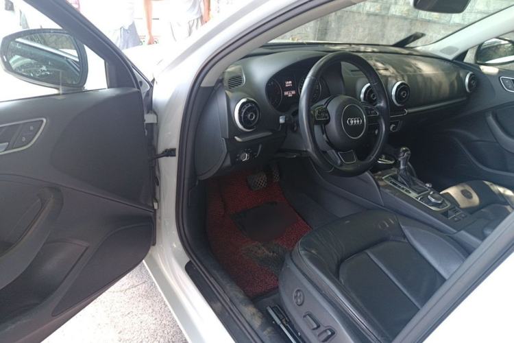 Used Audi A3 2016 Limousine 35 TFSI Style Edition Driver Seat