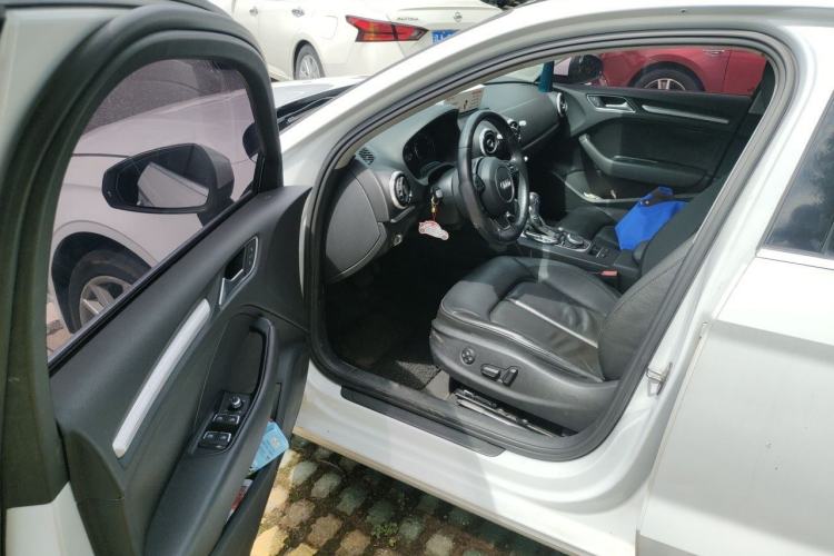 Used Audi A3 2016 Limousine 35 TFSI Style Edition Driver Seat