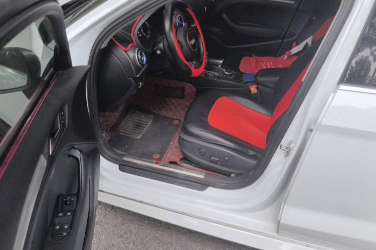 Used Audi A3 2016 Limousine 35 TFSI Prestige Edition Driver Seat