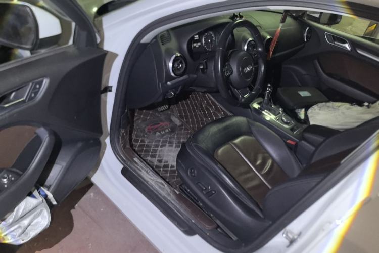 Used Audi A3 2016 Limousine 40 TFSI Style Edition Driver Seat