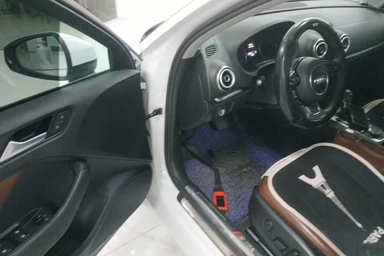 Used Audi A3 2016 Limousine 35 TFSI Prestige Edition Driver Seat