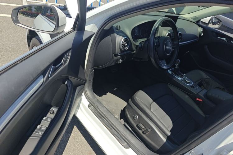 Used Audi A3 2016 Limousine 35 TFSI Prestige Edition Driver Seat