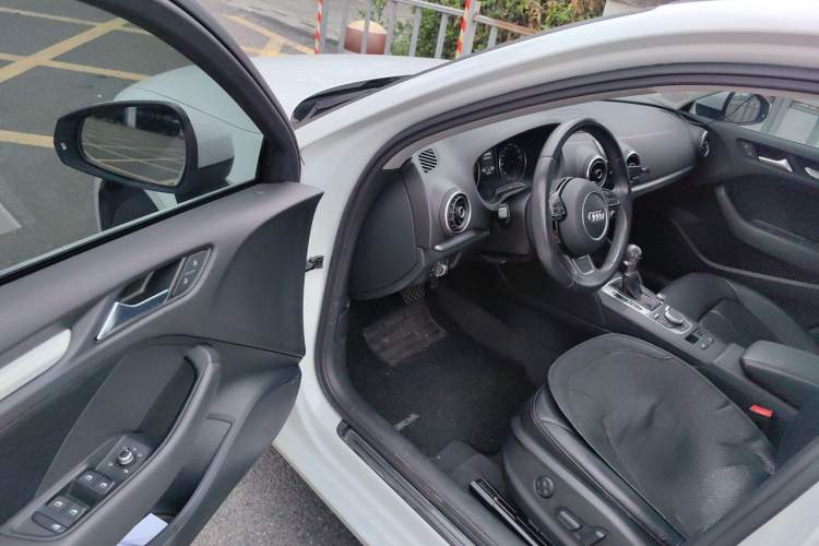 Used Audi A3 2016 Limousine 35 TFSI Prestige Edition Driver Seat