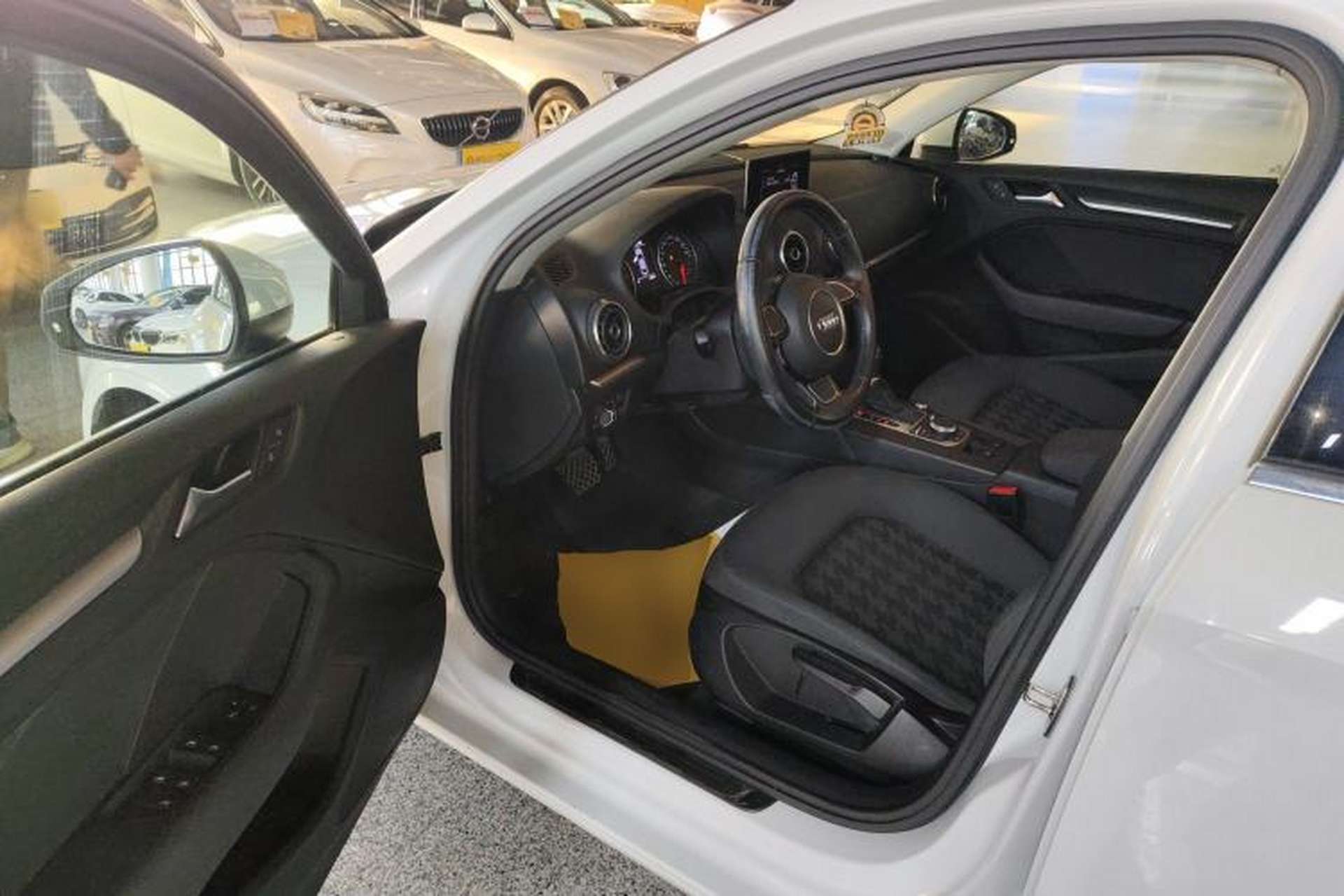 Used Audi A3 2016 Limousine 35 TFSI Ambition Edition Driver Seat