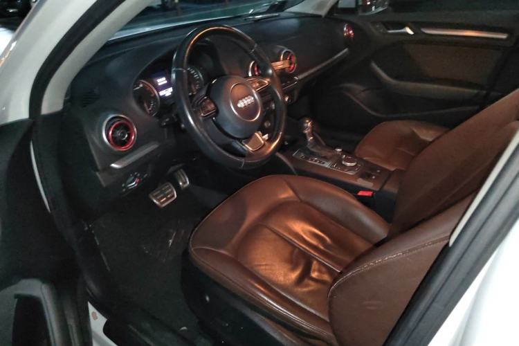 Used Audi A3 2016 Limousine 35 TFSI Prestige Edition Driver Seat