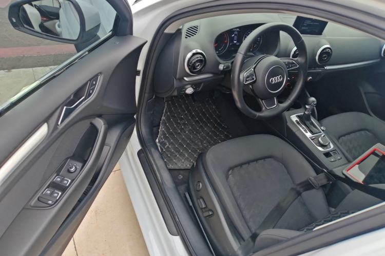 Used Audi A3 2016 Limousine 35 TFSI Prestige Edition Driver Seat