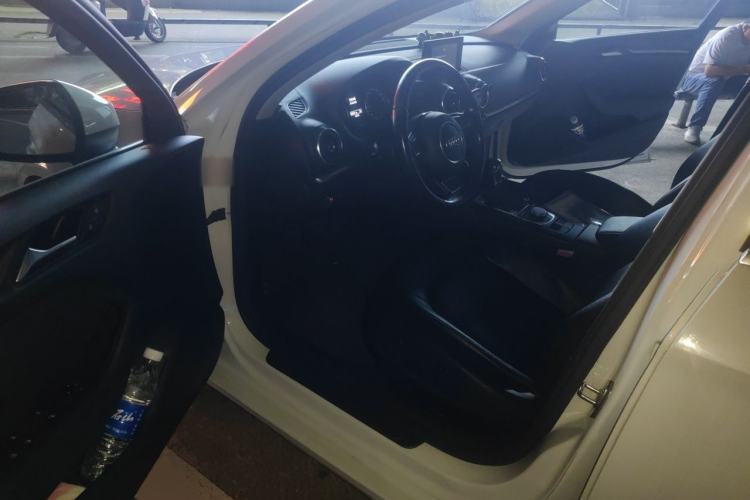 Used Audi A3 2016 Limousine 35 TFSI Prestige Edition Driver Seat