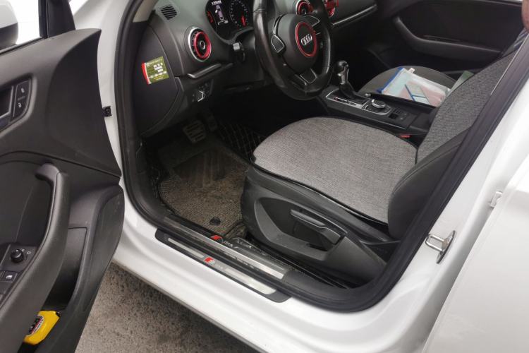 Used Audi A3 2016 Limousine 35 TFSI Ambition Edition Driver Seat