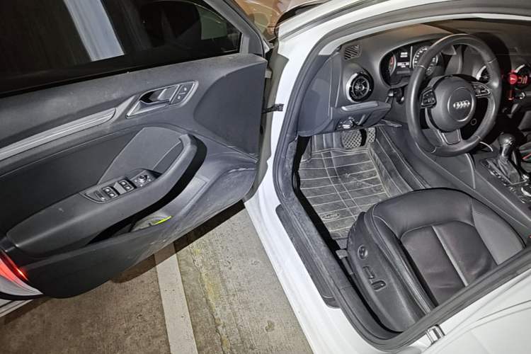 Used Audi A3 2016 Sportback 35 TFSI Style Edition Driver Seat