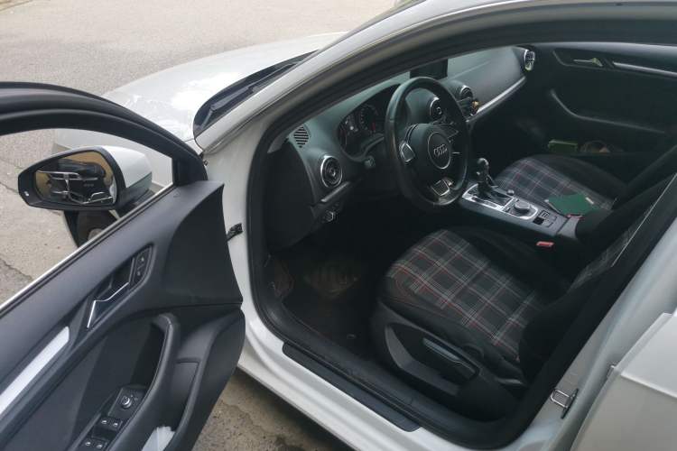 Used Audi A3 2016 Sportback 35 TFSI Ambition Edition Driver Seat