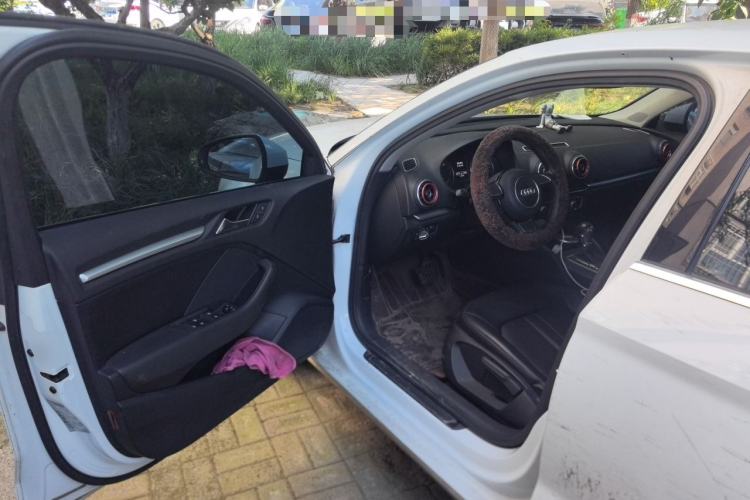 Used Audi A3 2016 Limousine 35 TFSI Ambition Edition Driver Seat