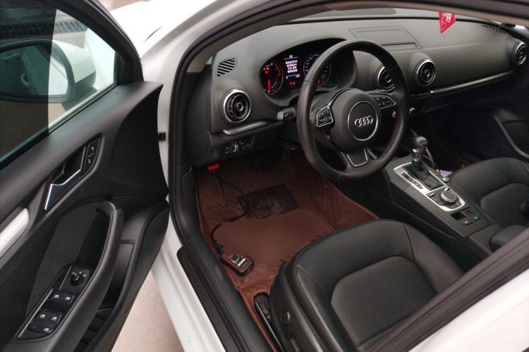 Used Audi A3 2016 Limousine 35 TFSI Prestige Edition Driver Seat