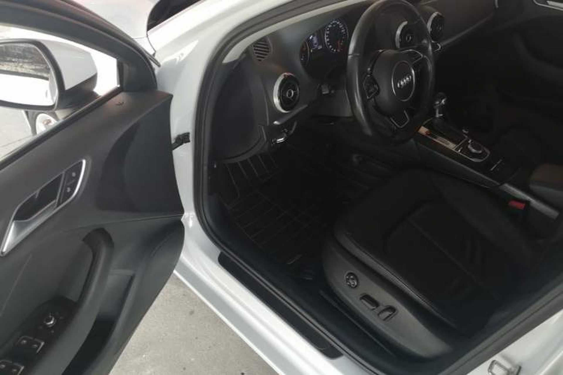 Used Audi A3 2016 Limousine 35 TFSI Style Edition Driver Seat