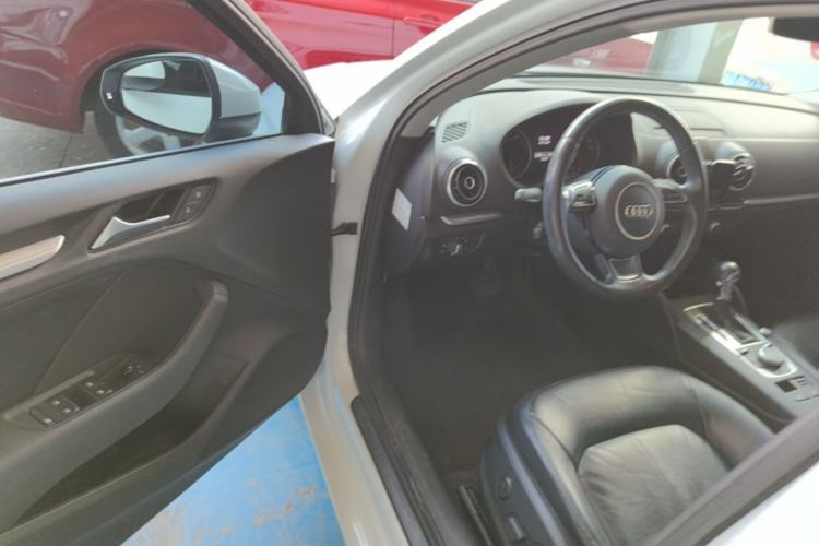 Used Audi A3 2016 Limousine 35 TFSI Prestige Edition Driver Seat