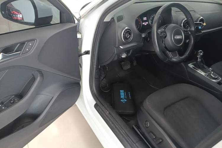 Used Audi A3 2016 Sportback 35 TFSI Ambition Driver Seat