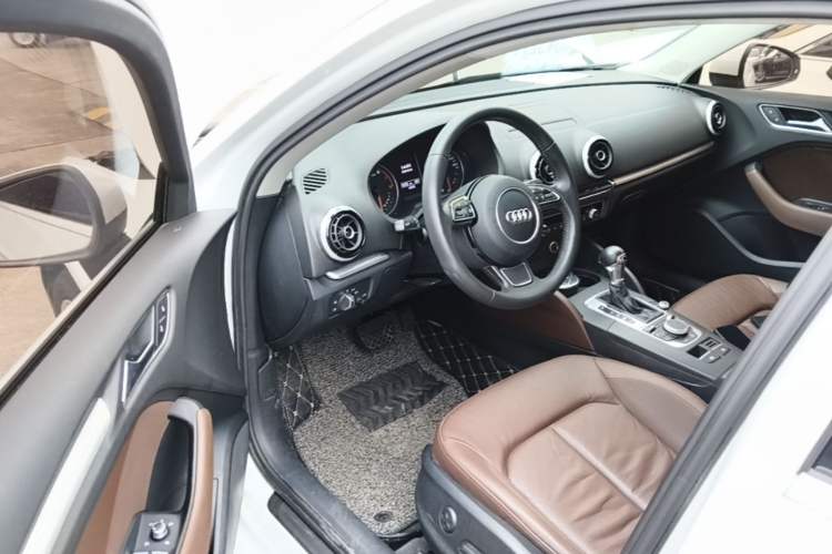 Used Audi A3 2016 Limousine 35 TFSI Style Edition Driver Seat
