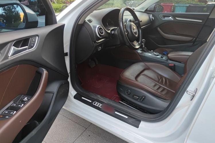 Used Audi A3 2016 Limousine 35 TFSI Style Edition Driver Seat