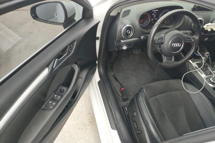 Used Audi A3 2016 Limousine 35 TFSI Prestige Edition Driver Seat