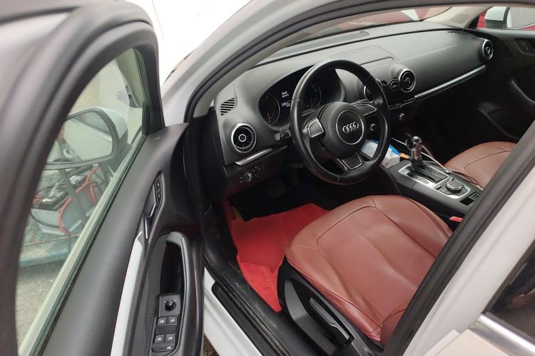 Used Audi A3 2016 Limousine 35 TFSI Ambition Edition Driver Seat