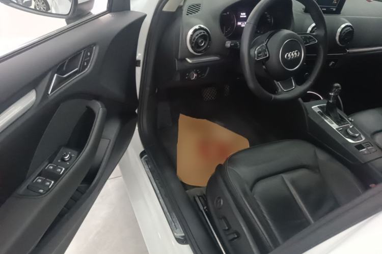 Used Audi A3 2016 Limousine 35 TFSI Style Edition Driver Seat