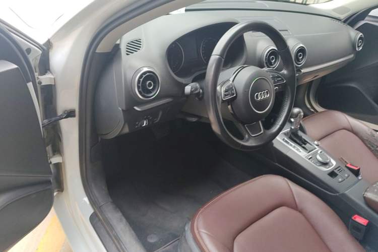 Used Audi A3 2016 Limousine 35 TFSI Prestige Edition Driver Seat