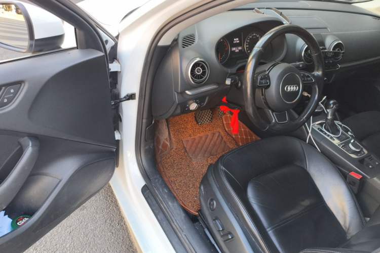 Used Audi A3 2016 Limousine 35 TFSI Prestige Edition Driver Seat
