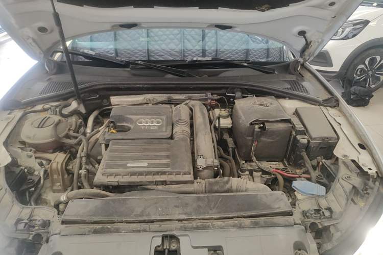 Used Audi A3 2016 Limousine 35 TFSI Style Edition Engine Bay