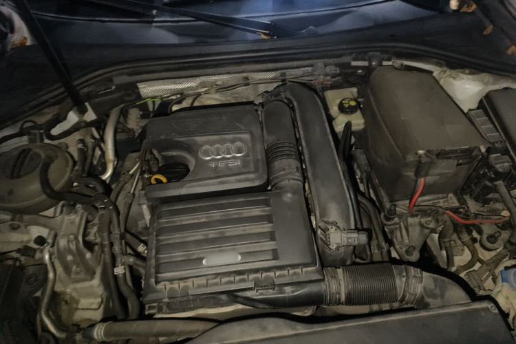 Used Audi A3 2016 Limousine 35 TFSI Style Edition Engine Bay