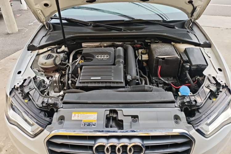 Used Audi A3 2016 Limousine 35 TFSI Style Edition Engine Bay