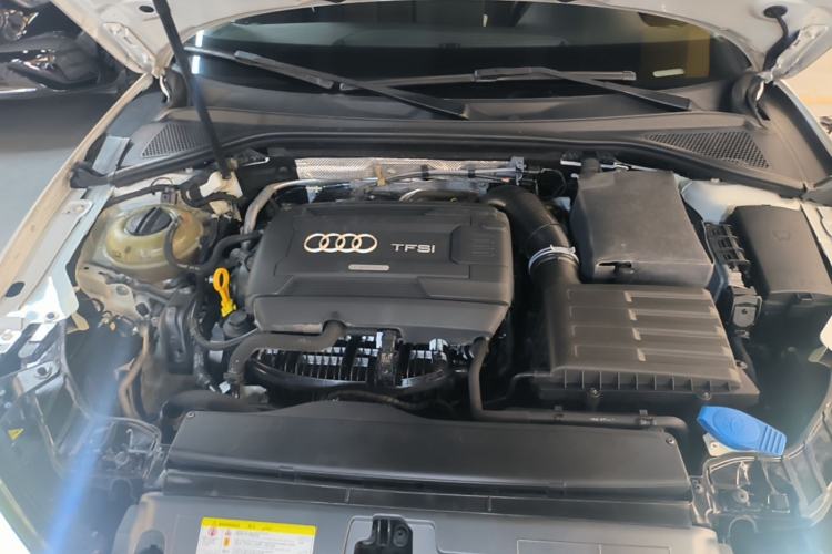 Used Audi A3 2016 Limousine 40 TFSI Style Edition Engine Bay