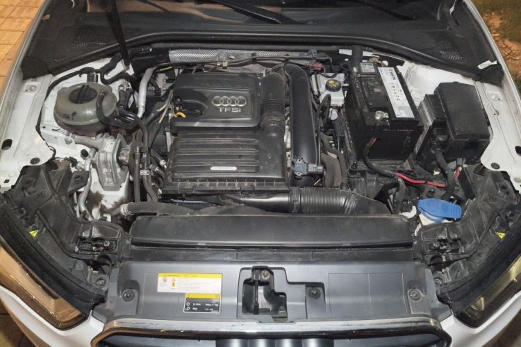 Used Audi A3 2016 Limousine 35 TFSI Style Edition Engine Bay