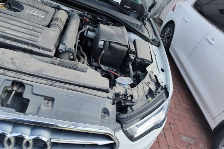 Used Audi A3 2016 Limousine 35 TFSI Style Edition Engine Bay Left