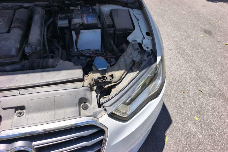 Used Audi A3 2016 Limousine 35 TFSI Prestige Edition Engine Bay Left