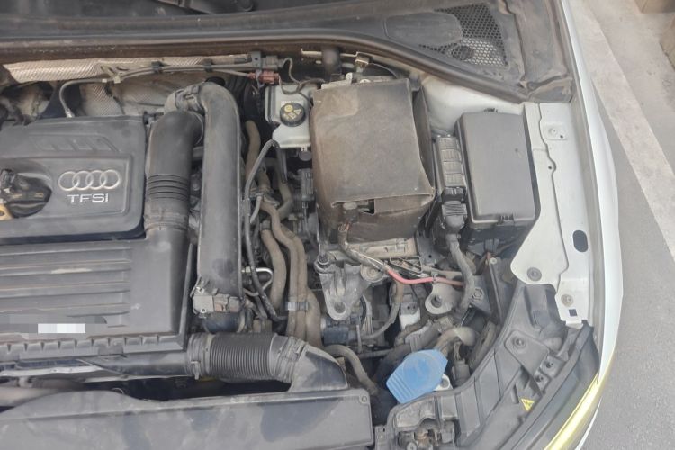 Used Audi A3 2016 Limousine 35 TFSI Style Edition Engine Bay Left