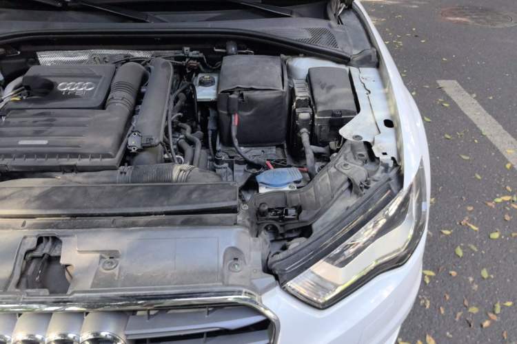 Used Audi A3 2016 Limousine 35 TFSI Ambition Edition Engine Bay Left
