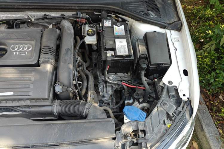 Used Audi A3 2016 Limousine 35 TFSI Prestige Edition Engine Bay Left
