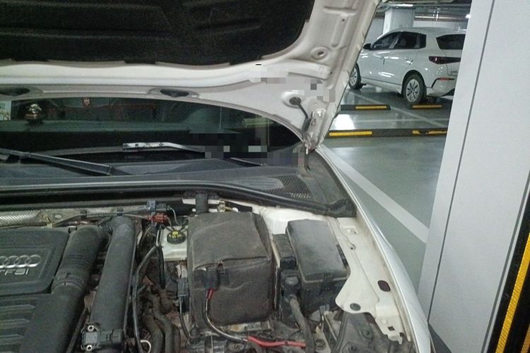 Used Audi A3 2016 Limousine 35 TFSI Style Edition Engine Bay Left