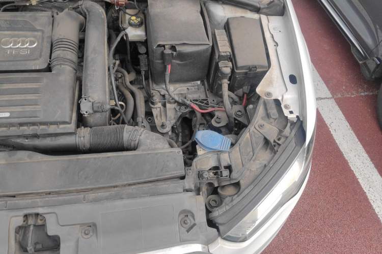 Used Audi A3 2016 Limousine 35 TFSI Ambition Edition Engine Bay Left