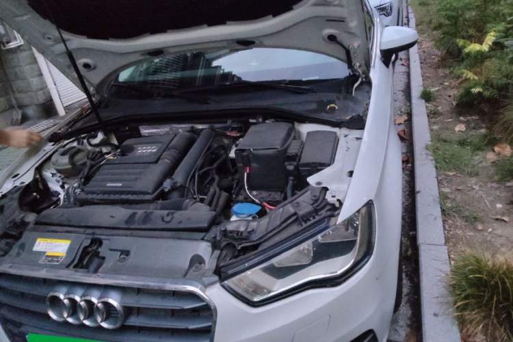 Used Audi A3 2016 Sportback 35 TFSI Ambition Edition Engine Bay Left