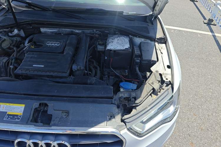 Used Audi A3 2016 Limousine 35 TFSI Prestige Edition Engine Bay Left