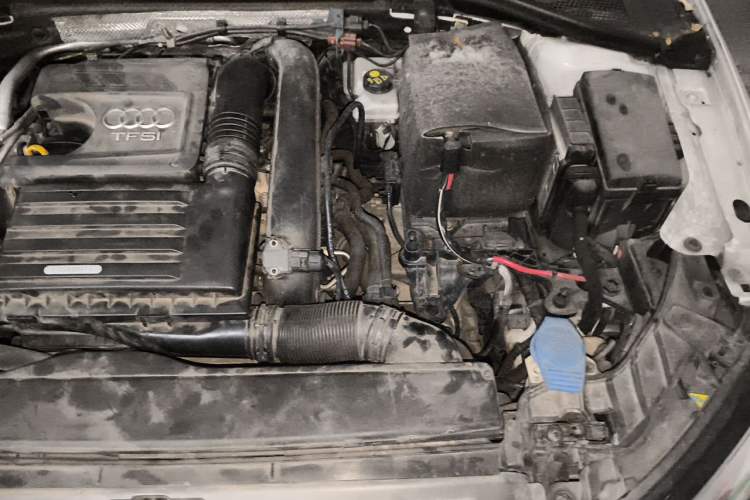 Used Audi A3 2016 Limousine 35 TFSI Style Edition Engine Bay Left