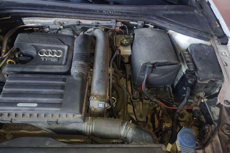 Used Audi A3 2016 Limousine 35 TFSI Prestige Edition Engine Bay Left