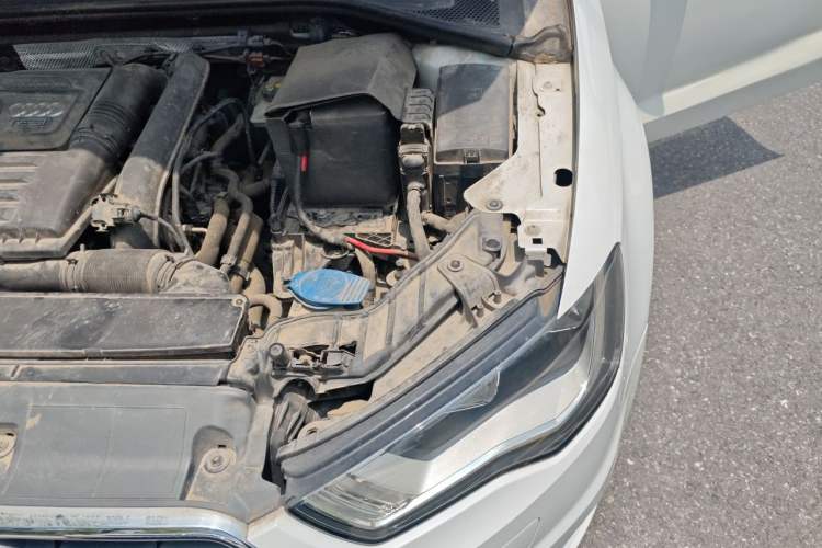 Used Audi A3 2016 Limousine 35 TFSI Ambition Edition Engine Bay Left