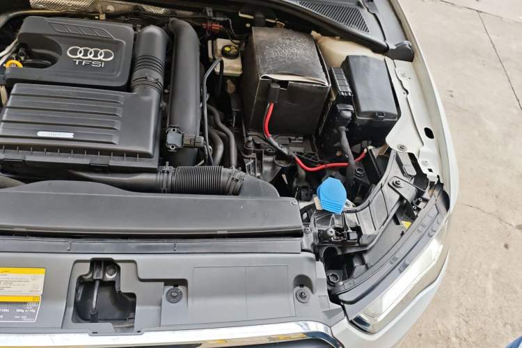 Used Audi A3 2016 Limousine 35 TFSI Style Edition Engine Bay Left