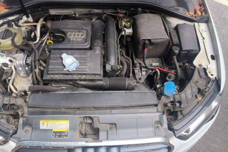 Used Audi A3 2016 Limousine 35 TFSI Prestige Edition Engine Bay Left