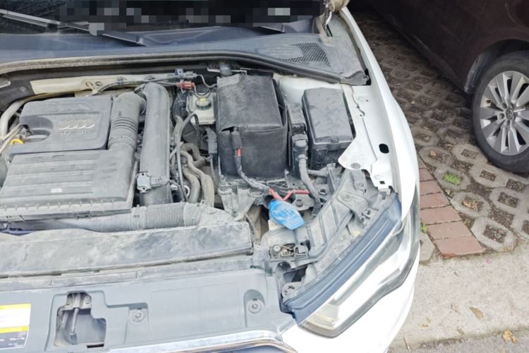 Used Audi A3 2016 Limousine 35 TFSI Style Edition Engine Bay Left